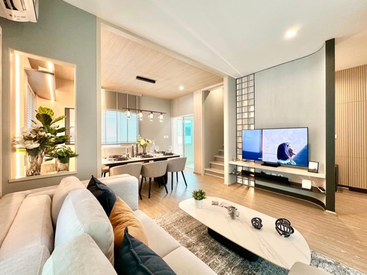 For SaleHousePattanakan, Srinakarin : House for sale, Nirvana Absolute, Krungthep Kreetha, size 230 Sq.m, 4 bed, 4 bath, only 17,52,0000, contact 086-795-9997 (Jimmy)