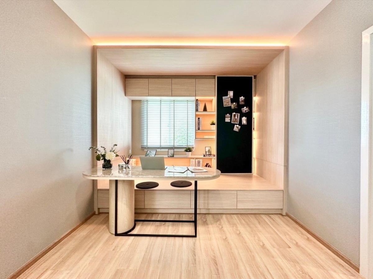 For SaleHousePattanakan, Srinakarin : House for sale, Nirvana Absolute, Krungthep Kreetha, size 230 Sq.m, 4 bed, 4 bath, only 17,52,0000, contact 086-795-9997 (Jimmy)