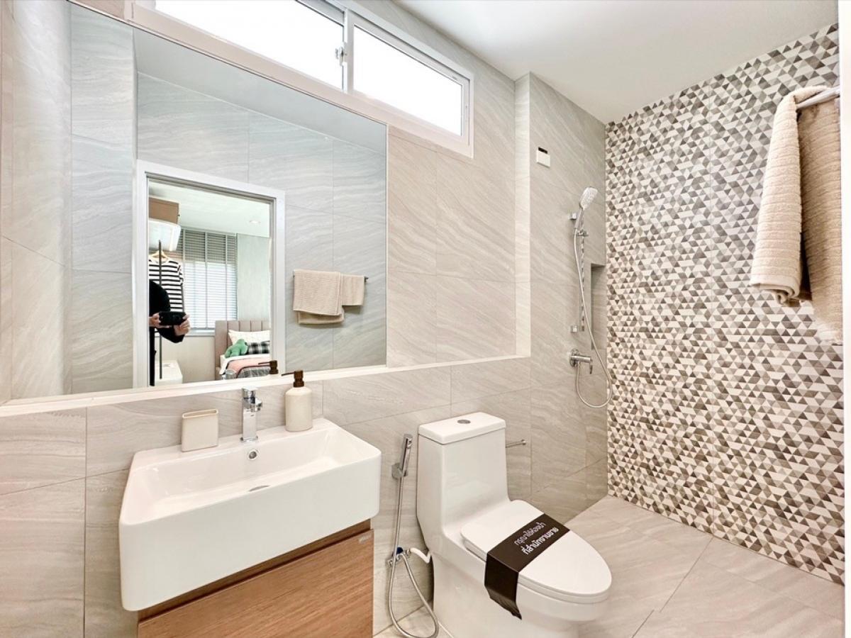 For SaleHousePattanakan, Srinakarin : House for sale, Nirvana Absolute, Krungthep Kreetha, size 230 Sq.m, 4 bed, 4 bath, only 17,52,0000, contact 086-795-9997 (Jimmy)