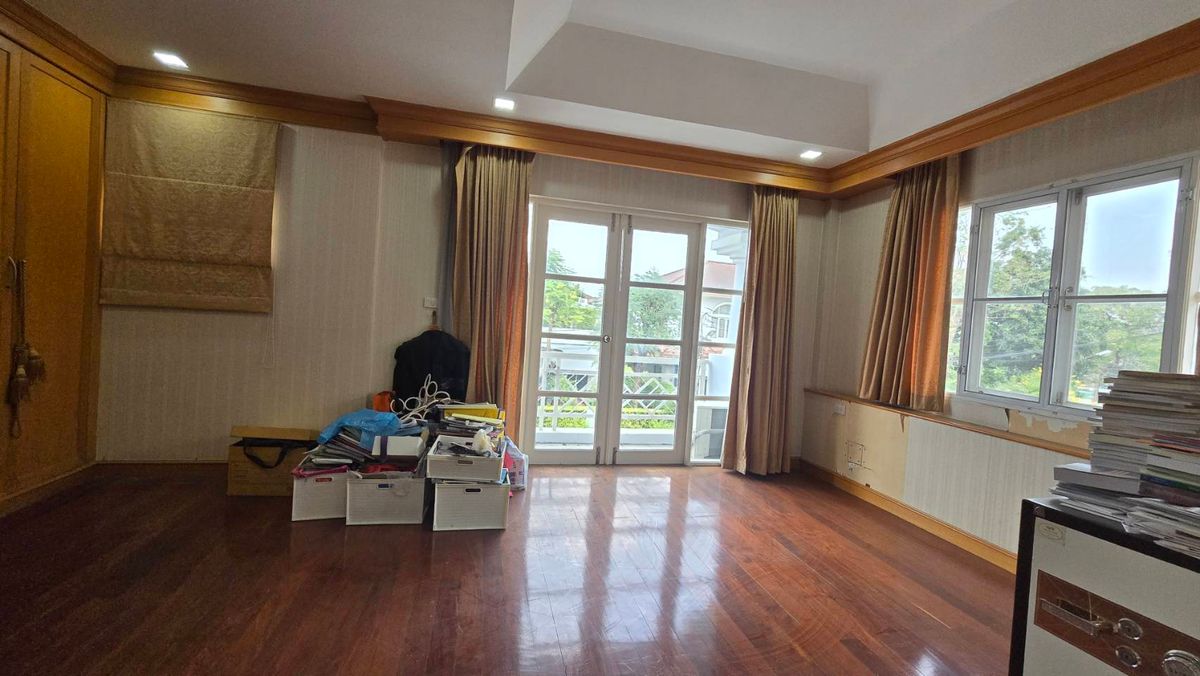 ขายบ้านเกษตรศาสตร์ รัชโยธิน : ขายบ้านเดี่ยว 2 ชั้น หมู่บ้านนันทวัน-วัชรพล  ถนนสุขาภิบาล 5 เขตบางเขน กรุงเทพมหานคร เนื้อที่ 91 ตารางวา พื้นที่ใช้สอย 220 ตารางเมตร 4 ห้องนอน 3 ห้องน้ำ