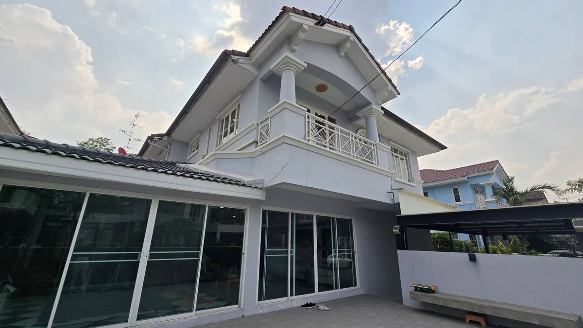 ขายบ้านเกษตรศาสตร์ รัชโยธิน : ขายบ้านเดี่ยว 2 ชั้น หมู่บ้านนันทวัน-วัชรพล  ถนนสุขาภิบาล 5 เขตบางเขน กรุงเทพมหานคร เนื้อที่ 91 ตารางวา พื้นที่ใช้สอย 220 ตารางเมตร 4 ห้องนอน 3 ห้องน้ำ