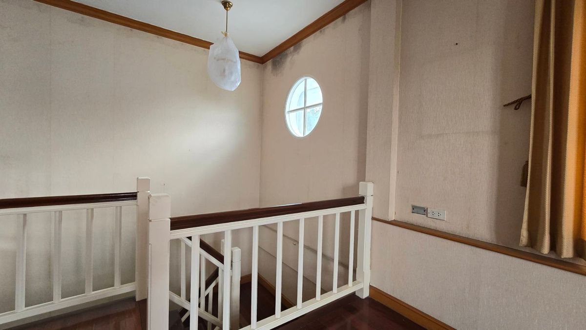 ขายบ้านเกษตรศาสตร์ รัชโยธิน : ขายบ้านเดี่ยว 2 ชั้น หมู่บ้านนันทวัน-วัชรพล  ถนนสุขาภิบาล 5 เขตบางเขน กรุงเทพมหานคร เนื้อที่ 91 ตารางวา พื้นที่ใช้สอย 220 ตารางเมตร 4 ห้องนอน 3 ห้องน้ำ