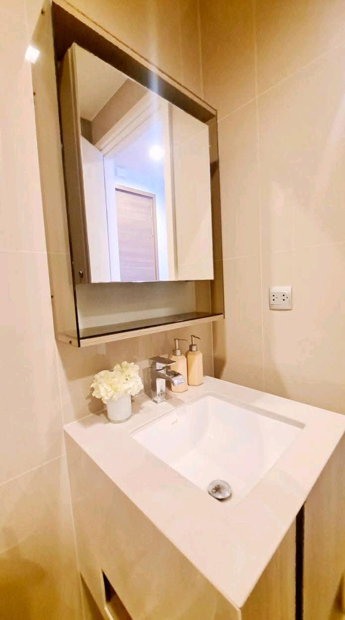 For RentCondoSapankwai,Jatujak : For rent / sale, Condo The Line Phahol - Pradipat, ready to move in, special price