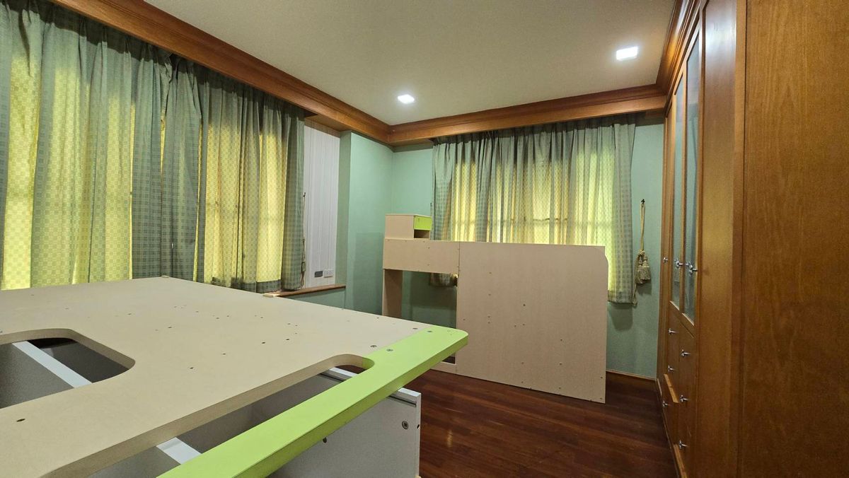 ขายบ้านเกษตรศาสตร์ รัชโยธิน : ขายบ้านเดี่ยว 2 ชั้น หมู่บ้านนันทวัน-วัชรพล  ถนนสุขาภิบาล 5 เขตบางเขน กรุงเทพมหานคร เนื้อที่ 91 ตารางวา พื้นที่ใช้สอย 220 ตารางเมตร 4 ห้องนอน 3 ห้องน้ำ