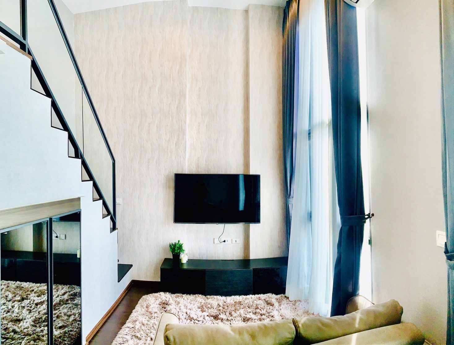 ให้เช่าคอนโดสุขุมวิท อโศก ทองหล่อ : C Ekkamai, 1 bed, 24000 per month