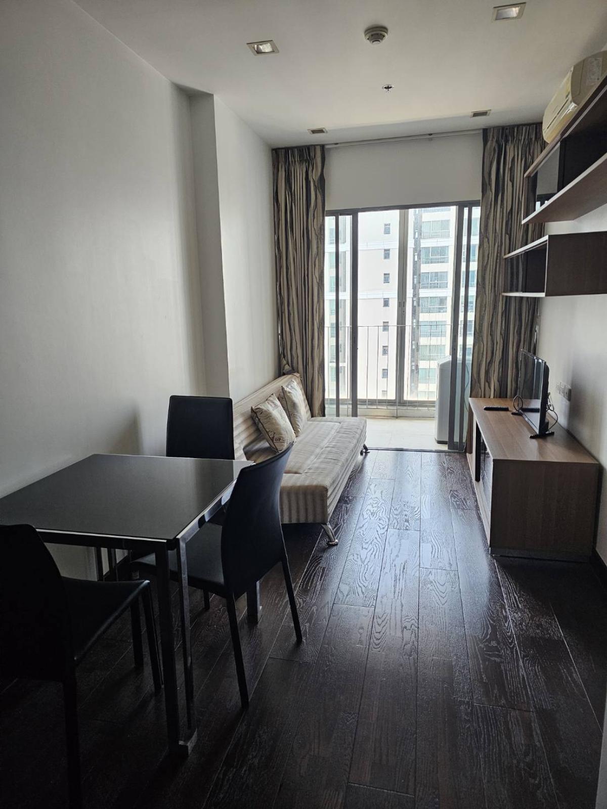 For RentCondoRatchathewi,Phayathai : 03/04/2026, For rent: Ideo Q Phayathai, 1 bedroom, near BTS Phaya Thai
Size: 40.68 sqm. Includes fitness center, garden, and security! 0642748883