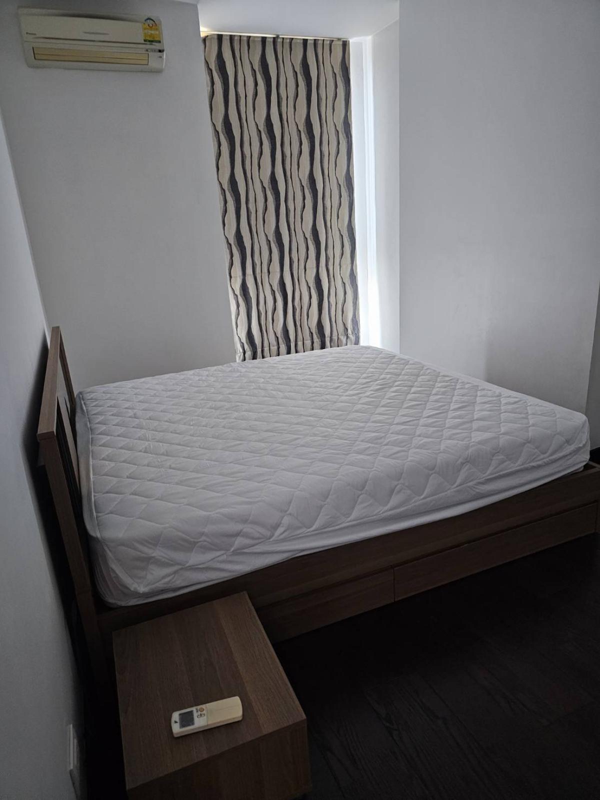 For RentCondoRatchathewi,Phayathai : 03/04/2026, For rent: Ideo Q Phayathai, 1 bedroom, near BTS Phaya Thai
Size: 40.68 sqm. Includes fitness center, garden, and security! 0642748883