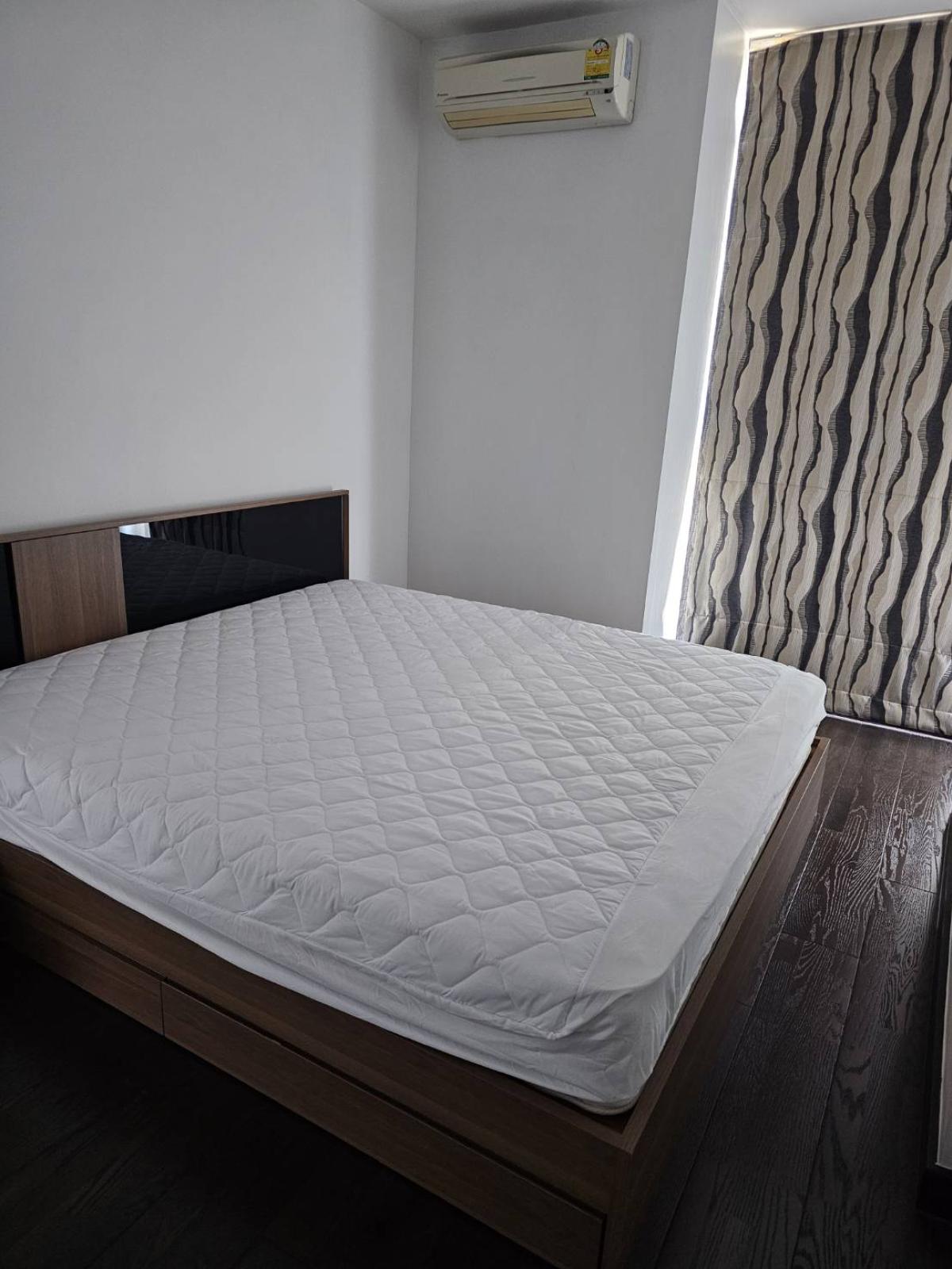 For RentCondoRatchathewi,Phayathai : 03/04/2026, For rent: Ideo Q Phayathai, 1 bedroom, near BTS Phaya Thai
Size: 40.68 sqm. Includes fitness center, garden, and security! 0642748883