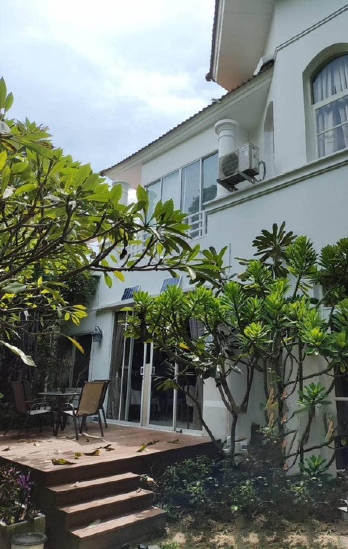 For SaleHouseLadkrabang, Suwannaphum Airport : 📢👇 Urgent sale, 2-storey luxury house, special price, at Lalin Green Ville Village, Rama 9-On Nut-Suvarnabhumi, the largest in the village, next to the Airport Link station, near Rama 9 Expressway, near Robinson, Paseo, Makro