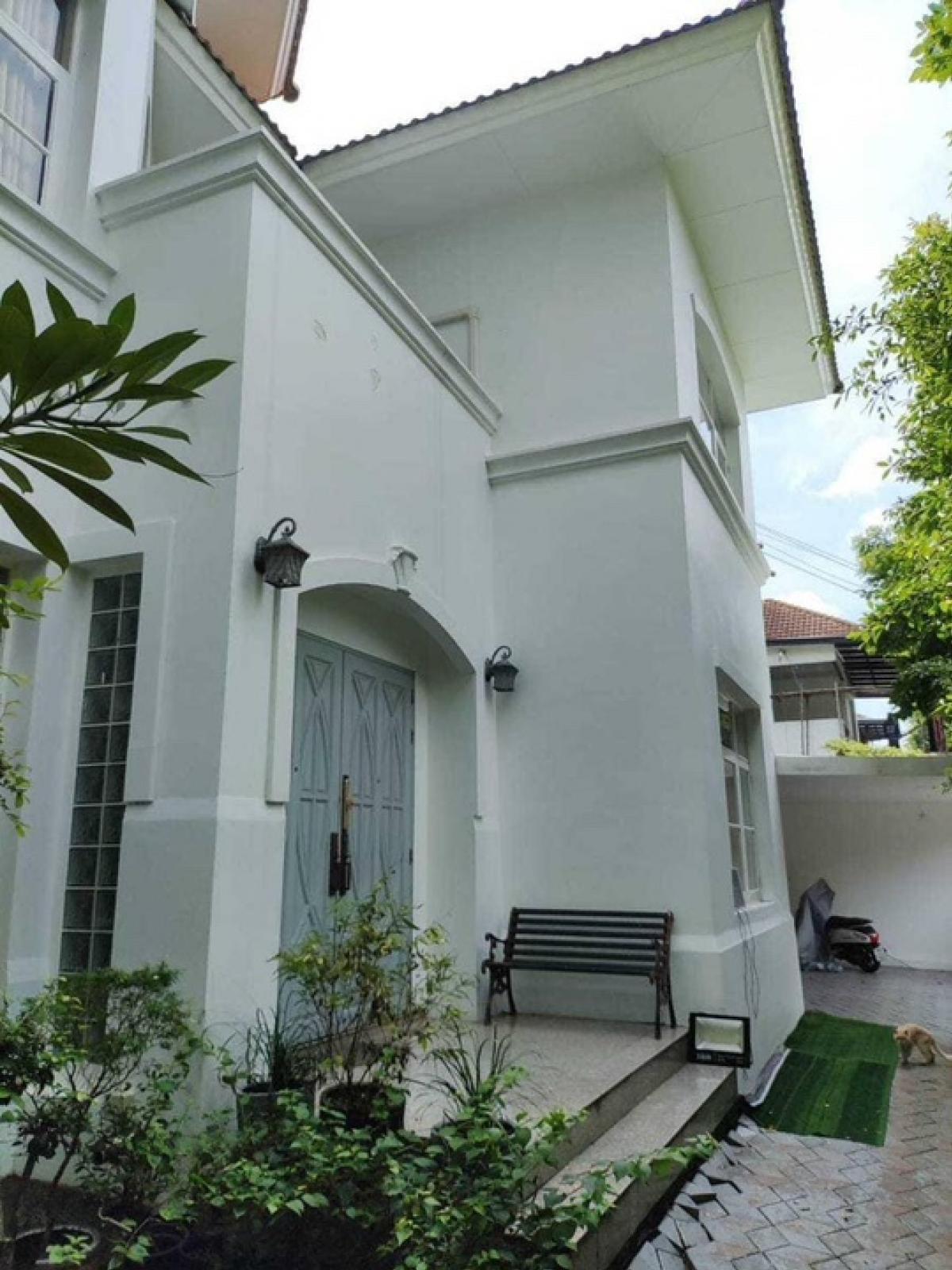 For SaleHouseLadkrabang, Suwannaphum Airport : 📢👇 Urgent sale, 2-storey luxury house, special price, at Lalin Green Ville Village, Rama 9-On Nut-Suvarnabhumi, the largest in the village, next to the Airport Link station, near Rama 9 Expressway, near Robinson, Paseo, Makro
