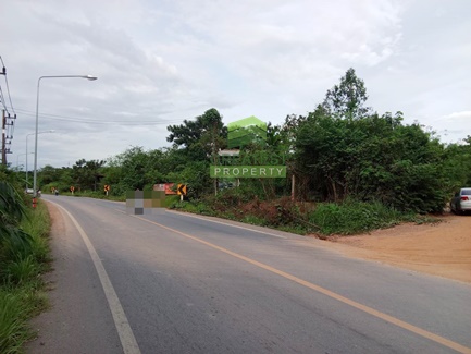 For SaleLandYala : Urgent sale, land on Romklao Road, Budi, Muang Yala, area 1-0-44 rai, beautiful plot, good location, on the road, suitable for land development, factory, warehouse, storage.
