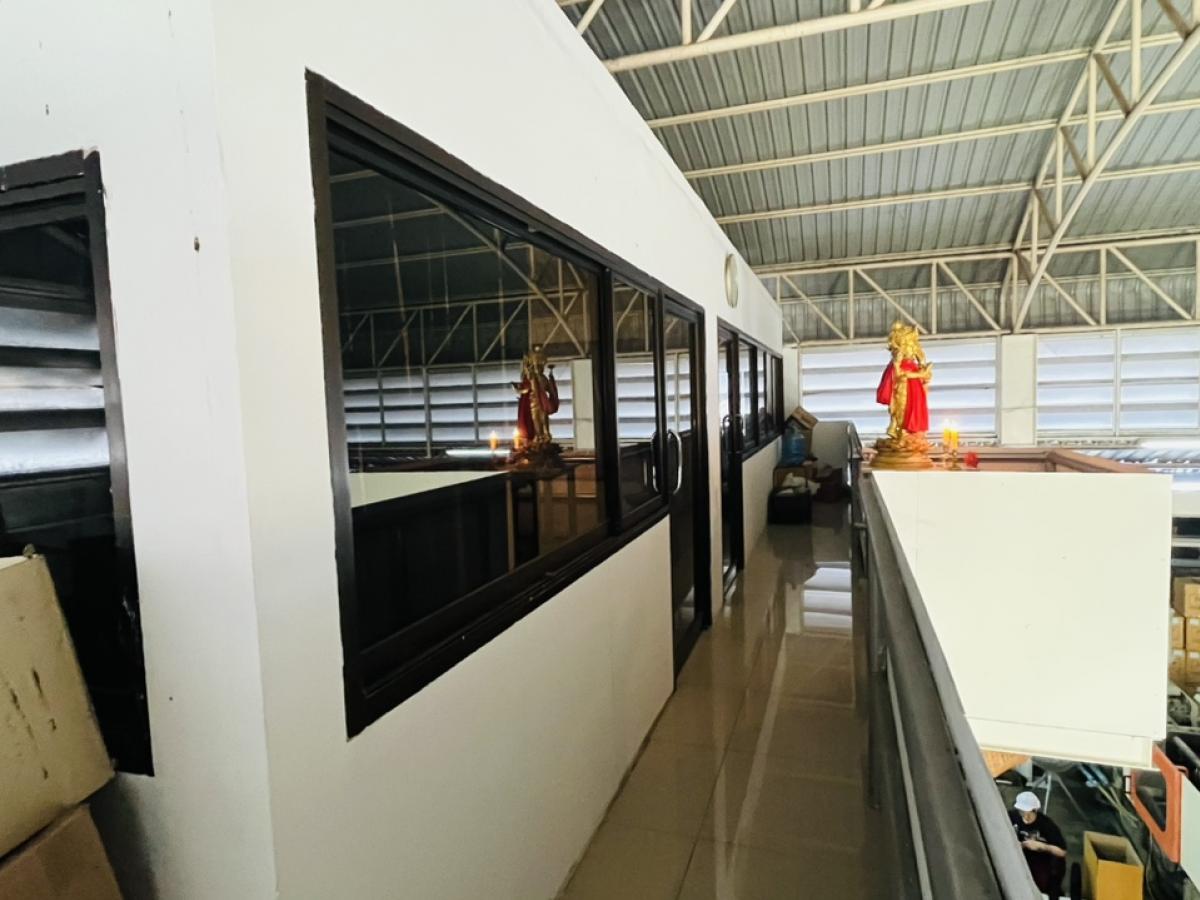 For SaleFactorySamut Prakan,Samrong : Earn an average of 3 million per month. Sell a plastic molding factory business with a customer base. Sell because I want to retire. Soi Pracha Uthit 76. Who will be lucky?