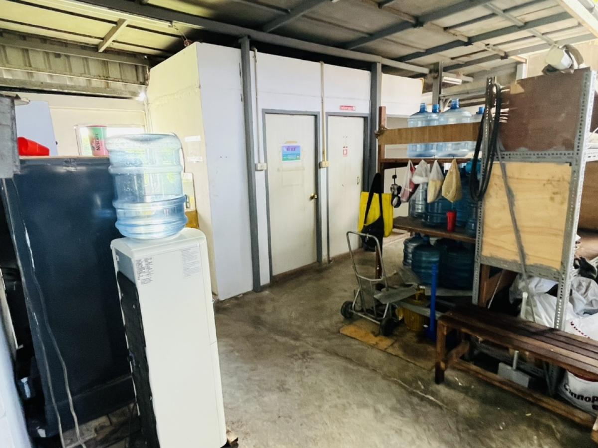 For SaleFactorySamut Prakan,Samrong : Earn an average of 3 million per month. Sell a plastic molding factory business with a customer base. Sell because I want to retire. Soi Pracha Uthit 76. Who will be lucky?