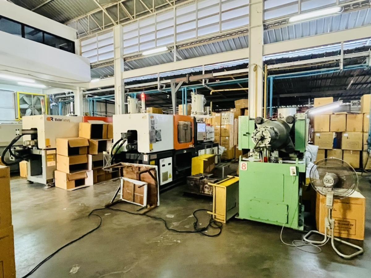 For SaleFactorySamut Prakan,Samrong : Earn an average of 3 million per month. Sell a plastic molding factory business with a customer base. Sell because I want to retire. Soi Pracha Uthit 76. Who will be lucky?