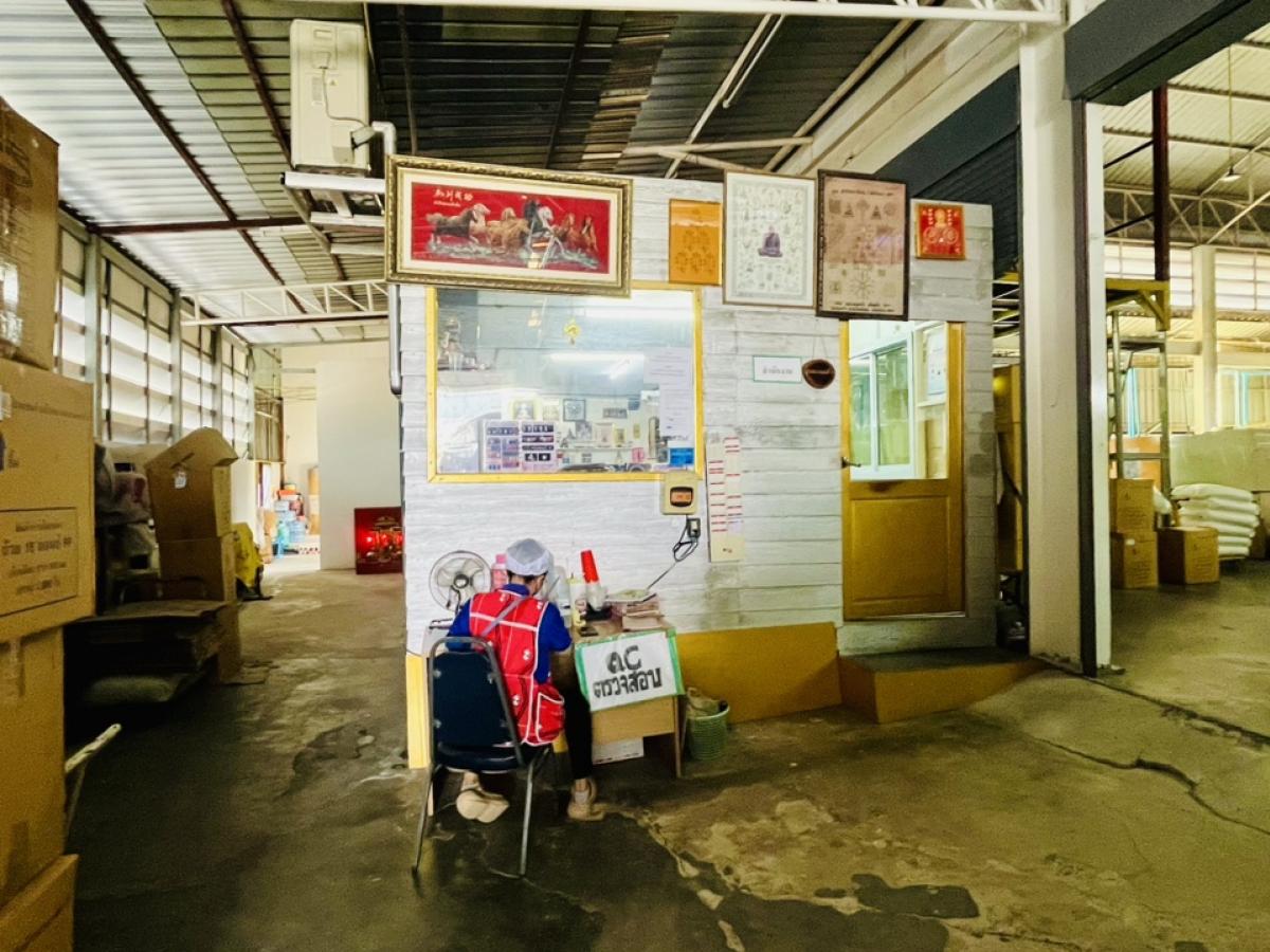 For SaleFactorySamut Prakan,Samrong : Earn an average of 3 million per month. Sell a plastic molding factory business with a customer base. Sell because I want to retire. Soi Pracha Uthit 76. Who will be lucky?