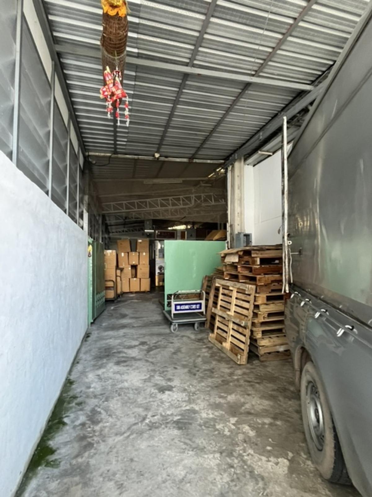 For SaleFactorySamut Prakan,Samrong : Earn an average of 3 million per month. Sell a plastic molding factory business with a customer base. Sell because I want to retire. Soi Pracha Uthit 76. Who will be lucky?