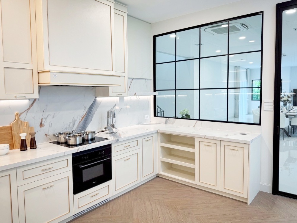 For RentHousePattanakan, Srinakarin : For rent: New single house, Nantawan Rama 9, New Krungthep Kreetha, 123 sqw, private corner unit