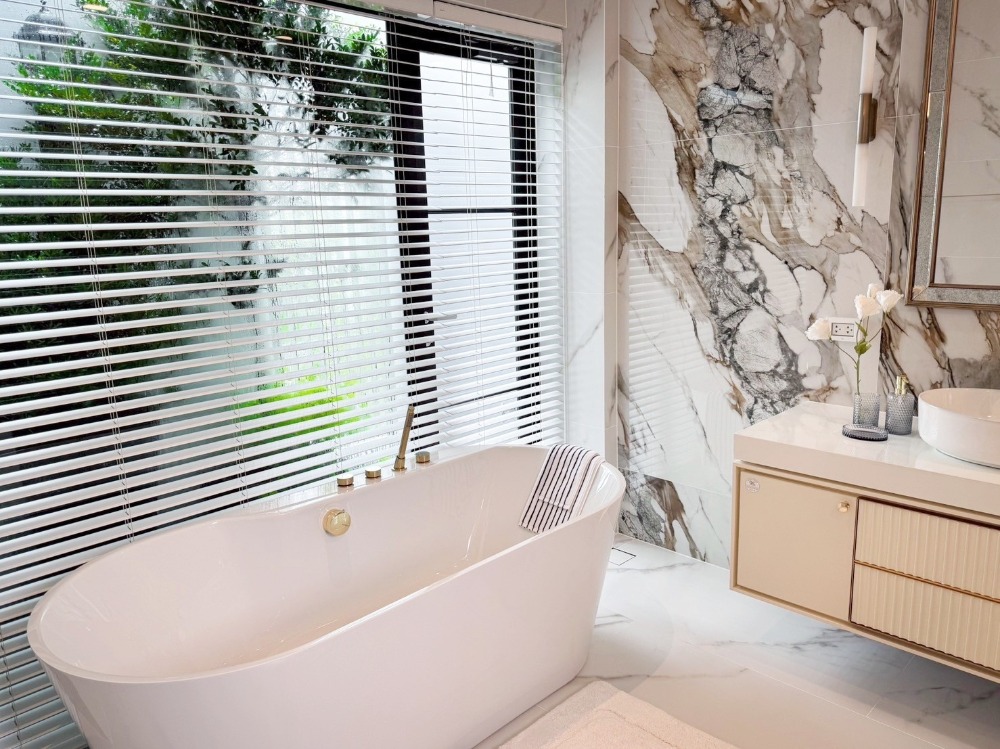 For RentHousePattanakan, Srinakarin : For rent: New single house, Nantawan Rama 9, New Krungthep Kreetha, 123 sqw, private corner unit