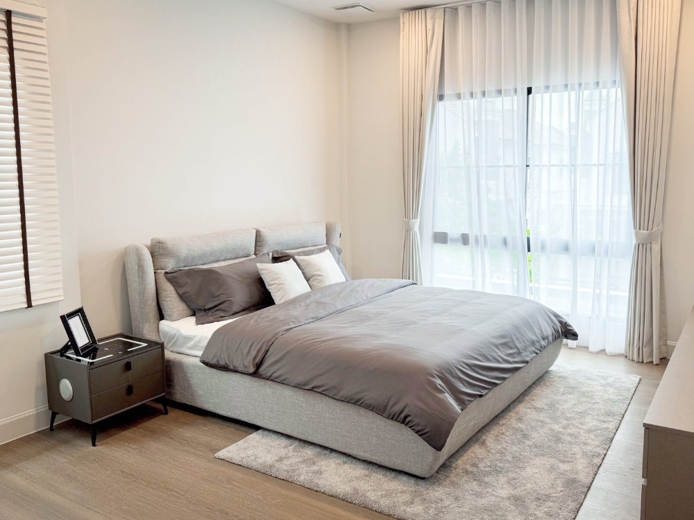 For RentHousePattanakan, Srinakarin : For rent: New single house, Nantawan Rama 9, New Krungthep Kreetha, 123 sqw, private corner unit