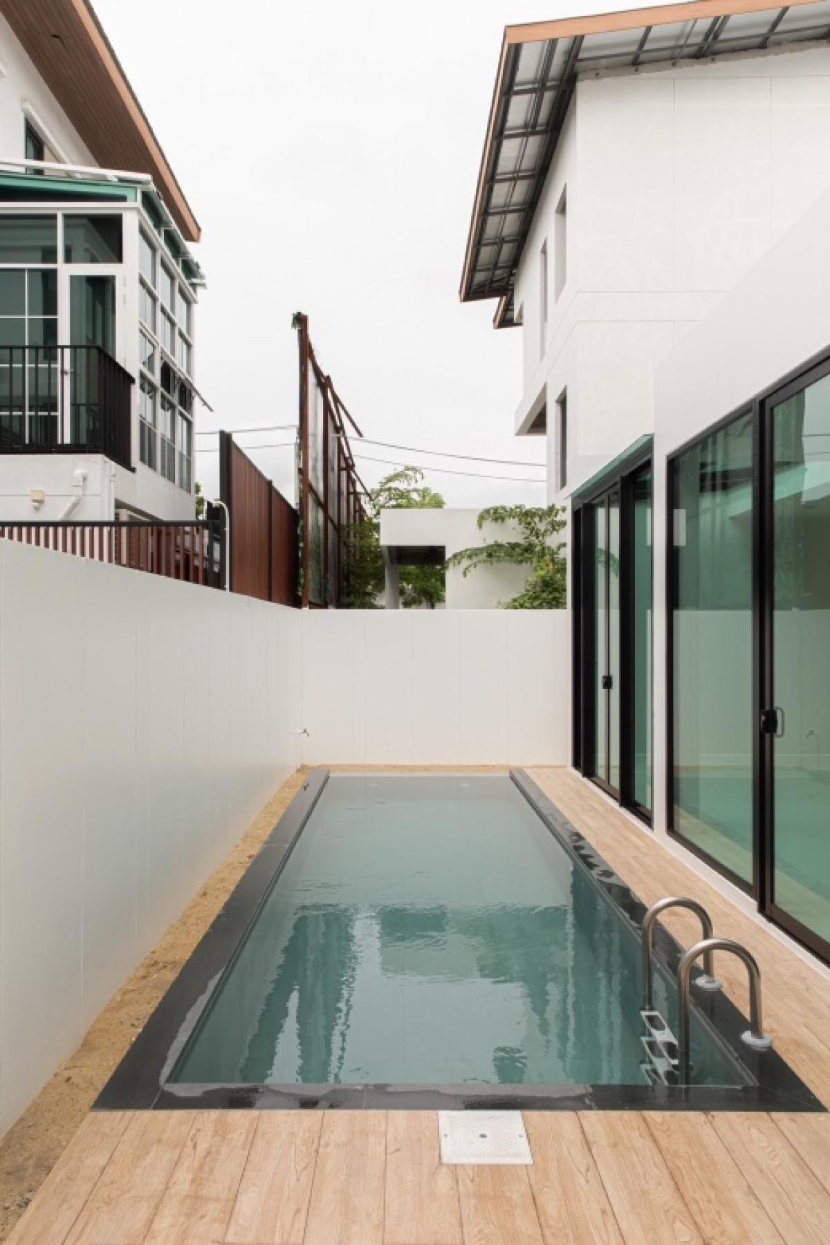 ขายบ้านอ่อนนุช อุดมสุข : 📢👇บ้านใหม่ พร้อมสระว่ายน้ำ  𝐓𝐡𝐞 𝐀𝐯𝐚 𝐑𝐞𝐬𝐢𝐝𝐞𝐧𝐜𝐞 𝐒𝐮𝐤𝐡𝐮𝐦𝐯𝐢𝐭 𝟕𝟕 ใกล้ Well International School และ Bangkok Prep.