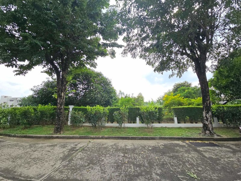 For SaleLandChaengwatana, Muangthong : Land for sale, Kritsana Thayat Village, 459.8 sq.w., Ban Mai Subdistrict, Pak Kret District, Nonthaburi Province, near Muang Thong Thani, near expressway