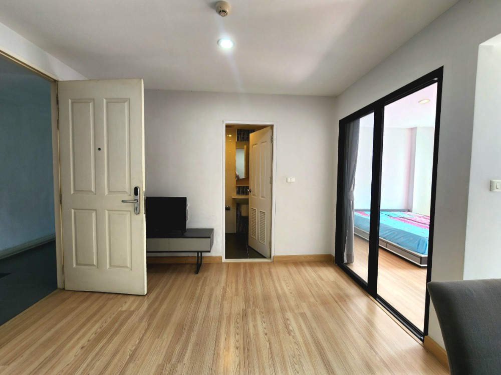 For RentCondoBangna, Bearing, Lasalle : Status as shown in the cover photo**Vacant room, has washing machine, provides items as shown in the photo**For rent The Nich Mono Bangna Phase 2**SN431.37