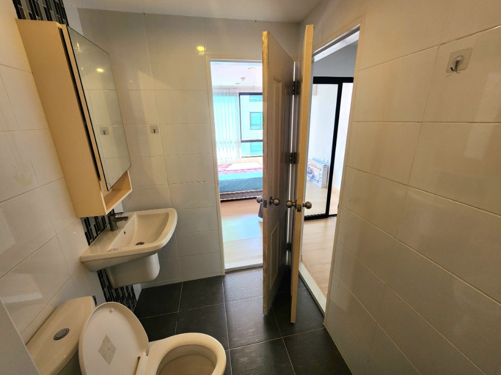 For RentCondoBangna, Bearing, Lasalle : Status as shown in the cover photo**Vacant room, has washing machine, provides items as shown in the photo**For rent The Nich Mono Bangna Phase 2**SN431.37