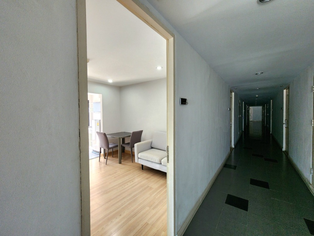 For RentCondoBangna, Bearing, Lasalle : Status as shown in the cover photo**Vacant room, has washing machine, provides items as shown in the photo**For rent The Nich Mono Bangna Phase 2**SN431.37