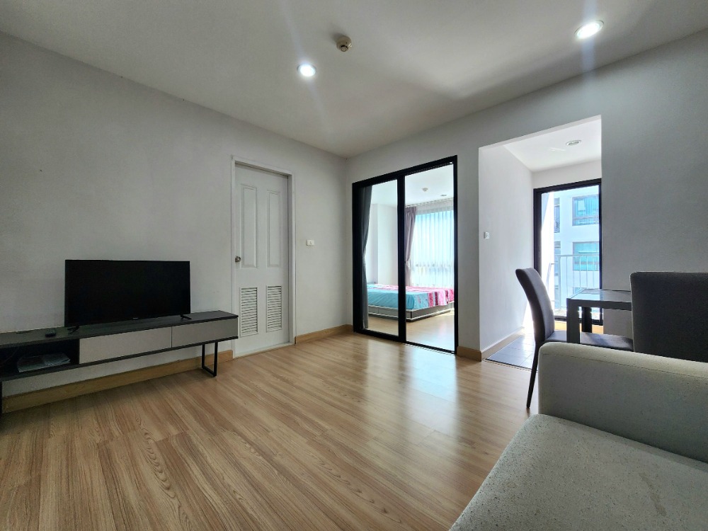 For RentCondoBangna, Bearing, Lasalle : Status as shown in the cover photo**Vacant room, has washing machine, provides items as shown in the photo**For rent The Nich Mono Bangna Phase 2**SN431.37