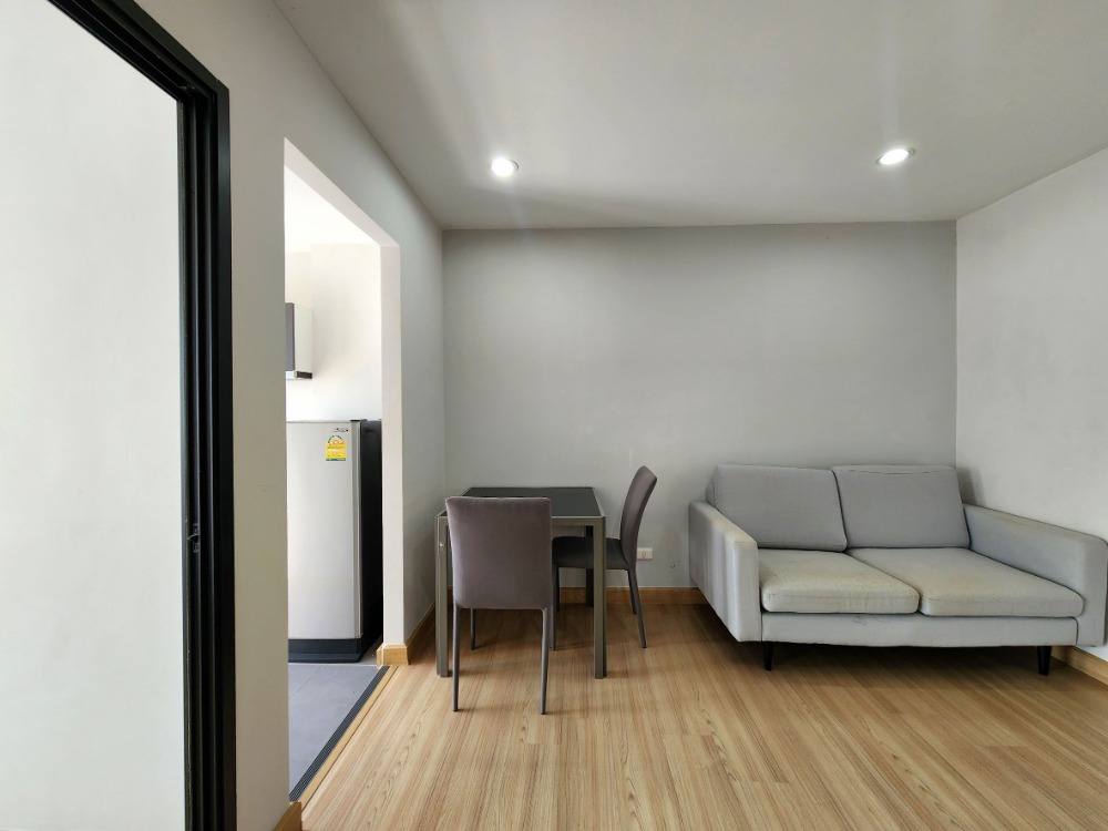 For RentCondoBangna, Bearing, Lasalle : Status as shown in the cover photo**Vacant room, has washing machine, provides items as shown in the photo**For rent The Nich Mono Bangna Phase 2**SN431.37