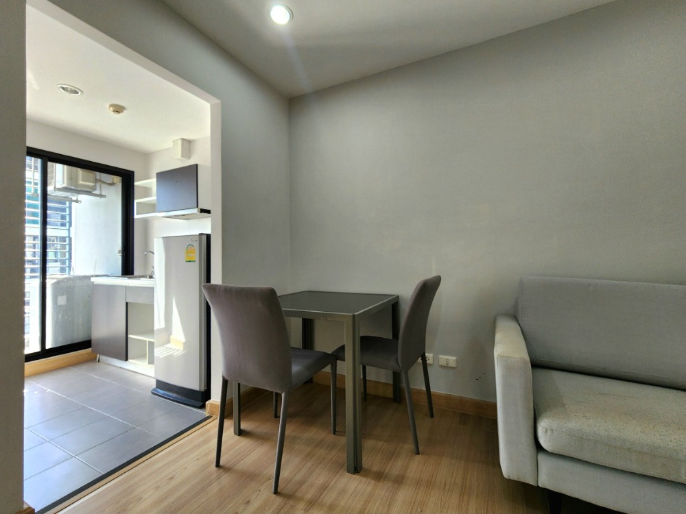 For RentCondoBangna, Bearing, Lasalle : Status as shown in the cover photo**Vacant room, has washing machine, provides items as shown in the photo**For rent The Nich Mono Bangna Phase 2**SN431.37