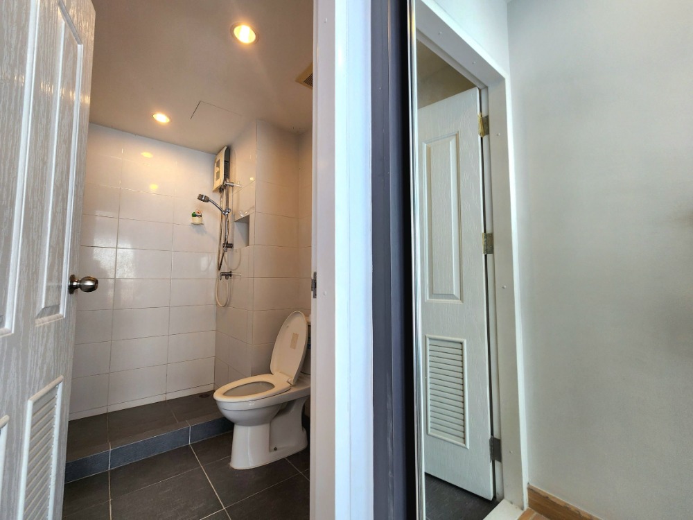 For RentCondoBangna, Bearing, Lasalle : Status as shown in the cover photo**Vacant room, has washing machine, provides items as shown in the photo**For rent The Nich Mono Bangna Phase 2**SN431.37