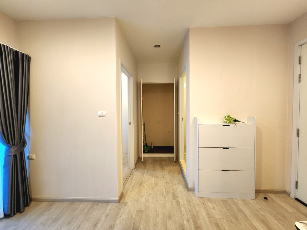 For RentCondoNonthaburi, Bang Yai, Bangbuathong : The condition is as shown. North direction**New, first hand!! The room is available. Beautiful and luxurious. The picture is from the real room** For rent, Plum Condo Central Station Phase 1, beautiful view, not long to wait for the lift. SN490.73