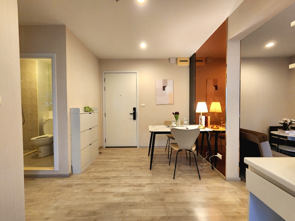 For RentCondoNonthaburi, Bang Yai, Bangbuathong : The condition is as shown. North direction**New, first hand!! The room is available. Beautiful and luxurious. The picture is from the real room** For rent, Plum Condo Central Station Phase 1, beautiful view, not long to wait for the lift. SN490.73