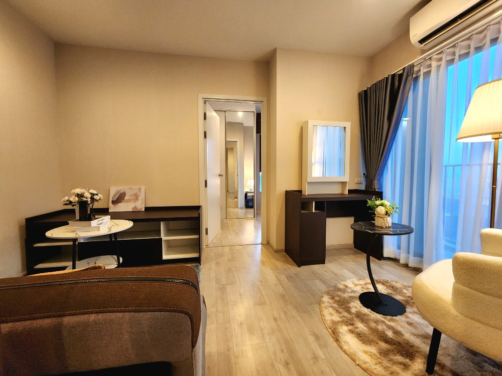 For RentCondoNonthaburi, Bang Yai, Bangbuathong : The condition is as shown. North direction**New, first hand!! The room is available. Beautiful and luxurious. The picture is from the real room** For rent, Plum Condo Central Station Phase 1, beautiful view, not long to wait for the lift. SN490.73