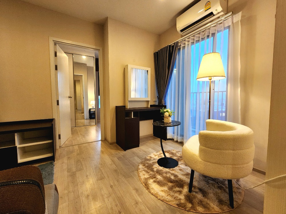 For RentCondoNonthaburi, Bang Yai, Bangbuathong : The condition is as shown. North direction**New, first hand!! The room is available. Beautiful and luxurious. The picture is from the real room** For rent, Plum Condo Central Station Phase 1, beautiful view, not long to wait for the lift. SN490.73