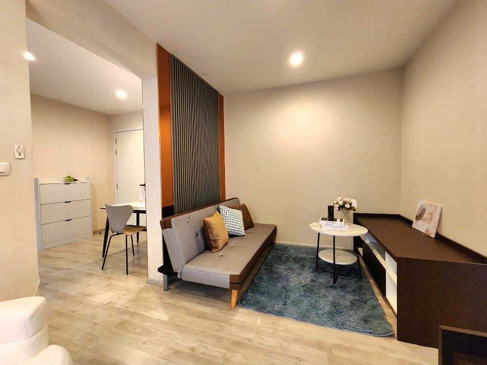 For RentCondoNonthaburi, Bang Yai, Bangbuathong : The condition is as shown. North direction**New, first hand!! The room is available. Beautiful and luxurious. The picture is from the real room** For rent, Plum Condo Central Station Phase 1, beautiful view, not long to wait for the lift. SN490.73