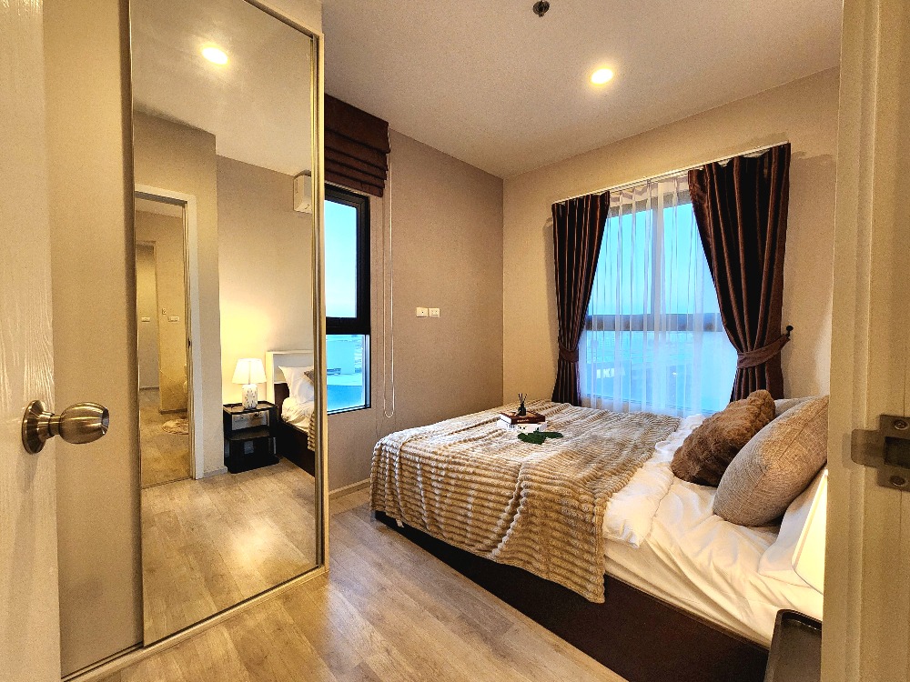 For RentCondoNonthaburi, Bang Yai, Bangbuathong : The condition is as shown. North direction**New, first hand!! The room is available. Beautiful and luxurious. The picture is from the real room** For rent, Plum Condo Central Station Phase 1, beautiful view, not long to wait for the lift. SN490.73