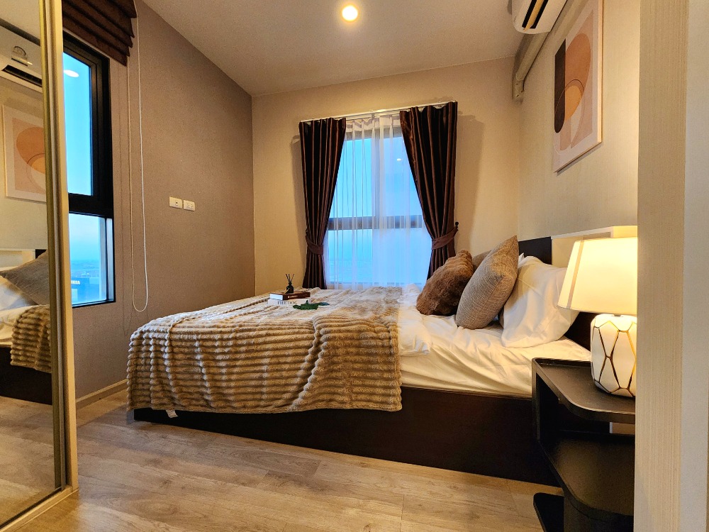 For RentCondoNonthaburi, Bang Yai, Bangbuathong : The condition is as shown. North direction**New, first hand!! The room is available. Beautiful and luxurious. The picture is from the real room** For rent, Plum Condo Central Station Phase 1, beautiful view, not long to wait for the lift. SN490.73