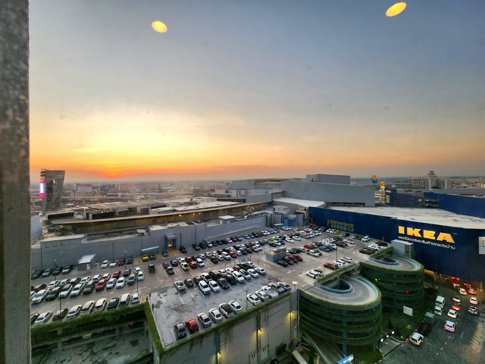 For RentCondoNonthaburi, Bang Yai, Bangbuathong : The condition is as shown. North direction**New, first hand!! The room is available. Beautiful and luxurious. The picture is from the real room** For rent, Plum Condo Central Station Phase 1, beautiful view, not long to wait for the lift. SN490.73