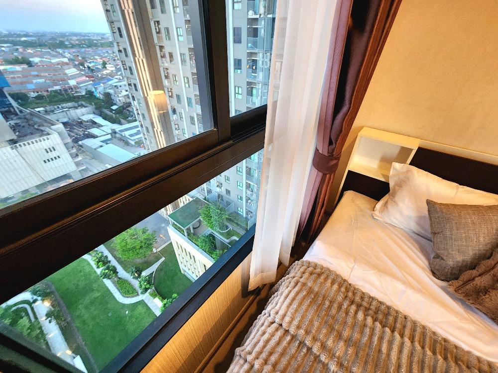 For RentCondoNonthaburi, Bang Yai, Bangbuathong : The condition is as shown. North direction**New, first hand!! The room is available. Beautiful and luxurious. The picture is from the real room** For rent, Plum Condo Central Station Phase 1, beautiful view, not long to wait for the lift. SN490.73