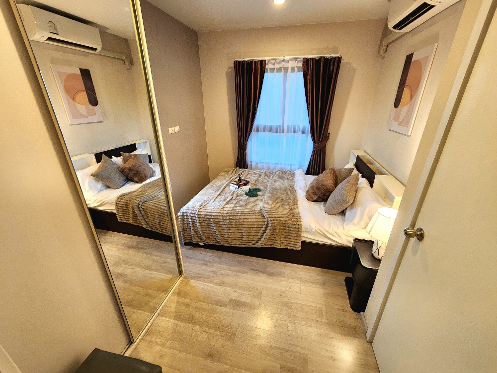 For RentCondoNonthaburi, Bang Yai, Bangbuathong : The condition is as shown. North direction**New, first hand!! The room is available. Beautiful and luxurious. The picture is from the real room** For rent, Plum Condo Central Station Phase 1, beautiful view, not long to wait for the lift. SN490.73