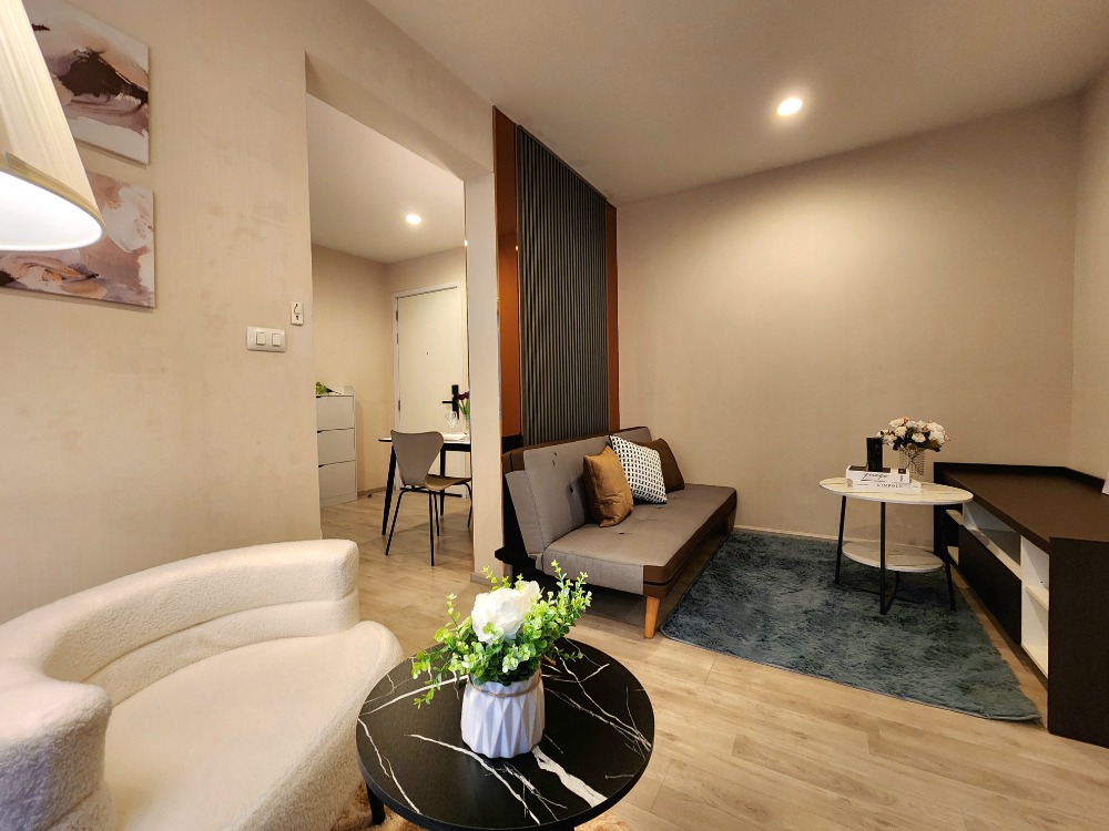 For RentCondoNonthaburi, Bang Yai, Bangbuathong : The condition is as shown. North direction**New, first hand!! The room is available. Beautiful and luxurious. The picture is from the real room** For rent, Plum Condo Central Station Phase 1, beautiful view, not long to wait for the lift. SN490.73