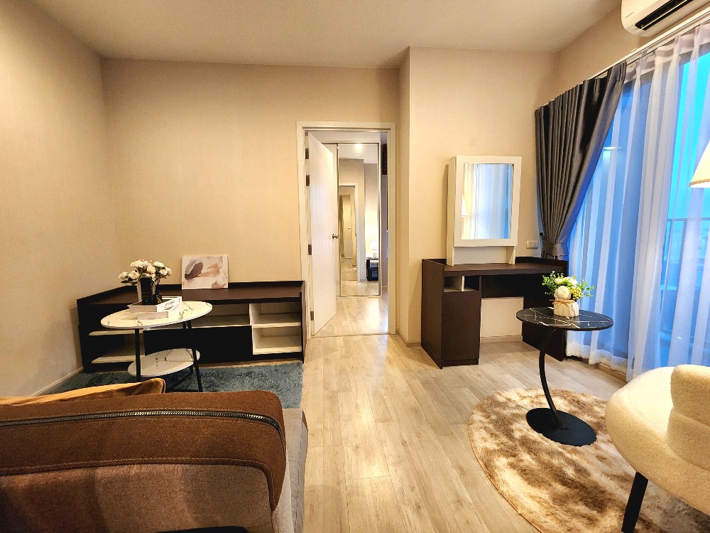 For RentCondoNonthaburi, Bang Yai, Bangbuathong : The condition is as shown. North direction**New, first hand!! The room is available. Beautiful and luxurious. The picture is from the real room** For rent, Plum Condo Central Station Phase 1, beautiful view, not long to wait for the lift. SN490.73