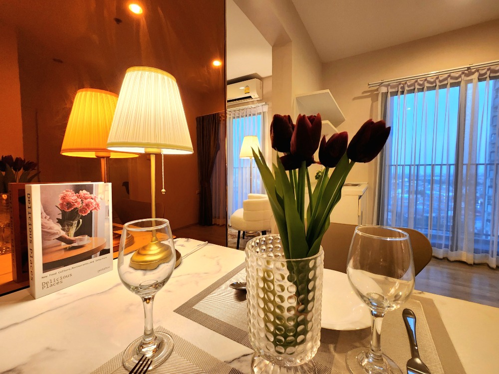 For RentCondoNonthaburi, Bang Yai, Bangbuathong : The condition is as shown. North direction**New, first hand!! The room is available. Beautiful and luxurious. The picture is from the real room** For rent, Plum Condo Central Station Phase 1, beautiful view, not long to wait for the lift. SN490.73