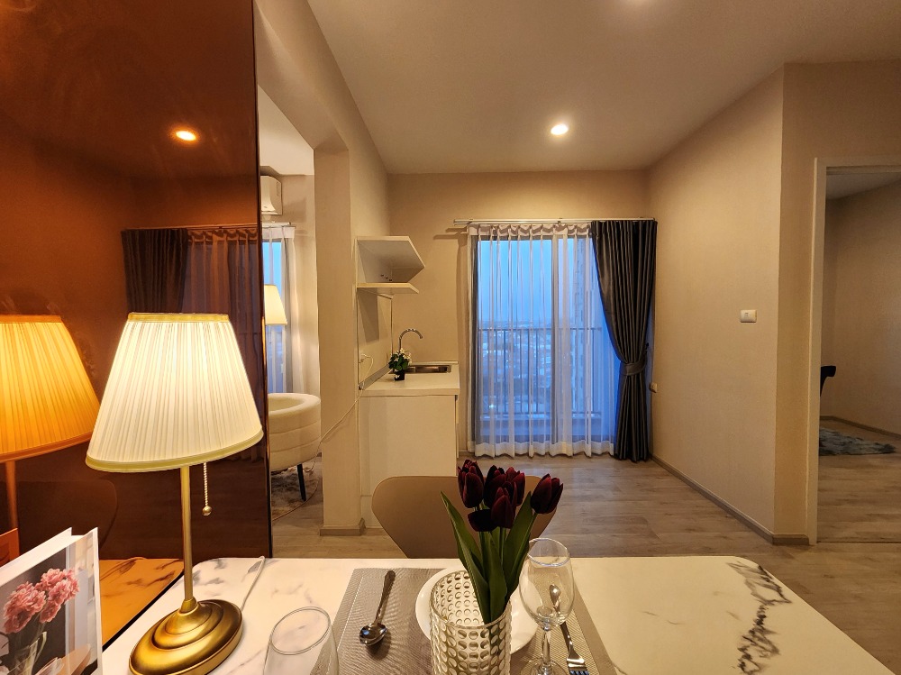 For RentCondoNonthaburi, Bang Yai, Bangbuathong : The condition is as shown. North direction**New, first hand!! The room is available. Beautiful and luxurious. The picture is from the real room** For rent, Plum Condo Central Station Phase 1, beautiful view, not long to wait for the lift. SN490.73