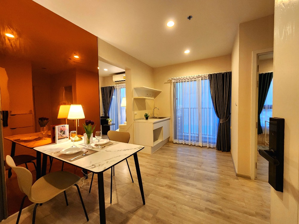 For RentCondoNonthaburi, Bang Yai, Bangbuathong : The condition is as shown. North direction**New, first hand!! The room is available. Beautiful and luxurious. The picture is from the real room** For rent, Plum Condo Central Station Phase 1, beautiful view, not long to wait for the lift. SN490.73