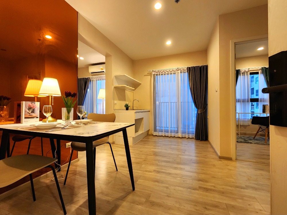 For RentCondoNonthaburi, Bang Yai, Bangbuathong : The condition is as shown. North direction**New, first hand!! The room is available. Beautiful and luxurious. The picture is from the real room** For rent, Plum Condo Central Station Phase 1, beautiful view, not long to wait for the lift. SN490.73