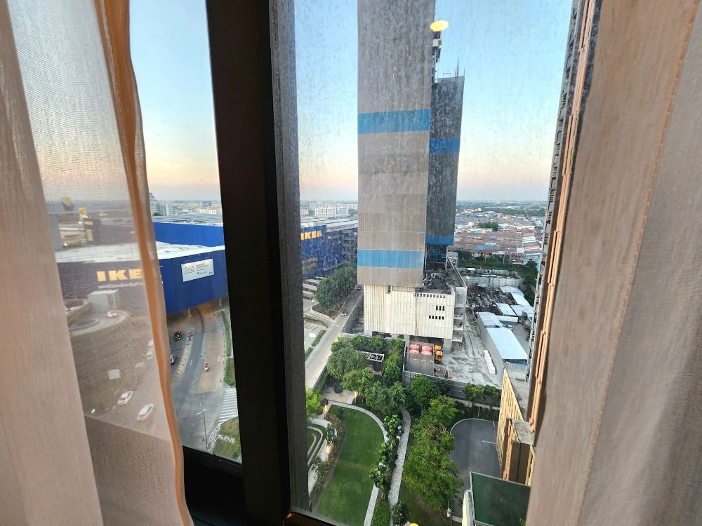 For RentCondoNonthaburi, Bang Yai, Bangbuathong : The condition is as shown. North direction**New, first hand!! The room is available. Beautiful and luxurious. The picture is from the real room** For rent, Plum Condo Central Station Phase 1, beautiful view, not long to wait for the lift. SN490.73