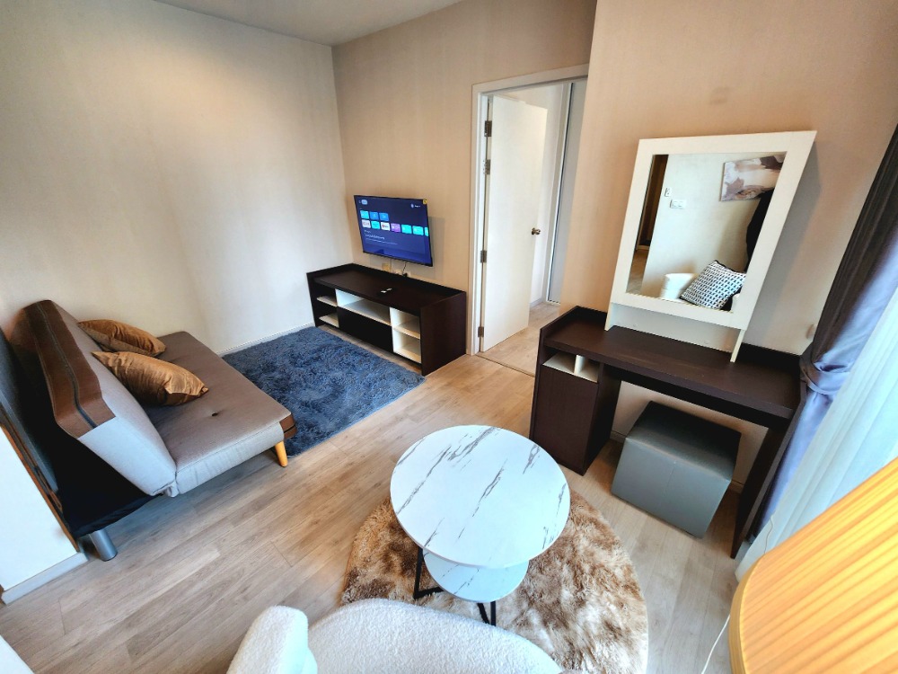 For RentCondoNonthaburi, Bang Yai, Bangbuathong : The condition is as shown. North direction**New, first hand!! The room is available. Beautiful and luxurious. The picture is from the real room** For rent, Plum Condo Central Station Phase 1, beautiful view, not long to wait for the lift. SN490.73